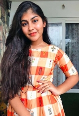 Independent Indian hot girl available for video call sex outcall and incall booking available