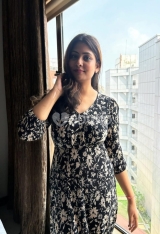 Independent Indian hot girl available for video call sex outcall and incall booking available